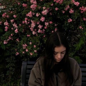 Meet your Posher, Dominique